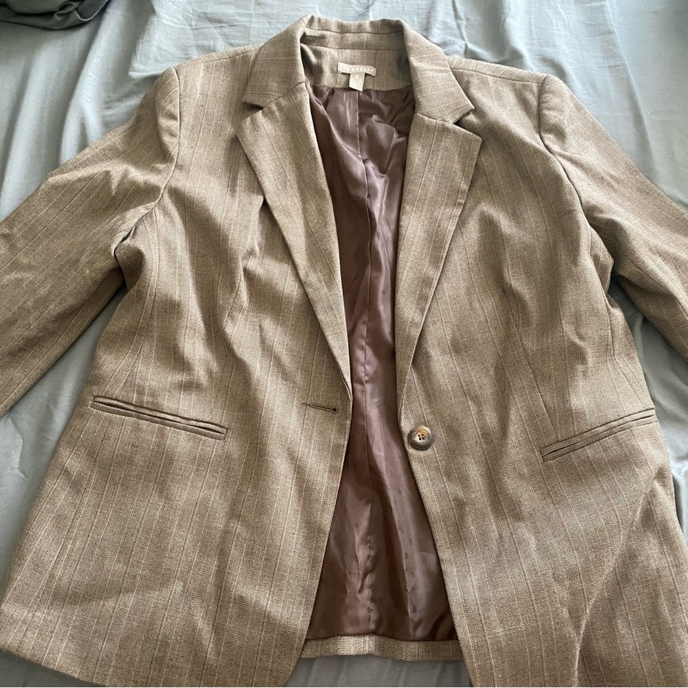 Kim Rogers tan blazer in size 16